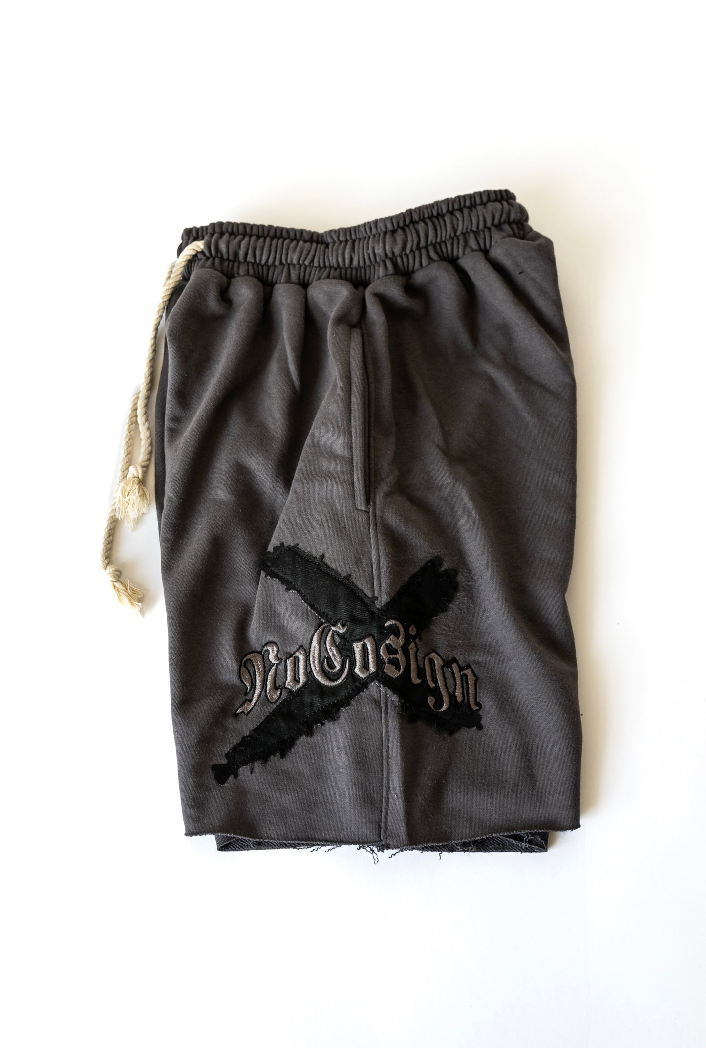 Day to Day shorts gray