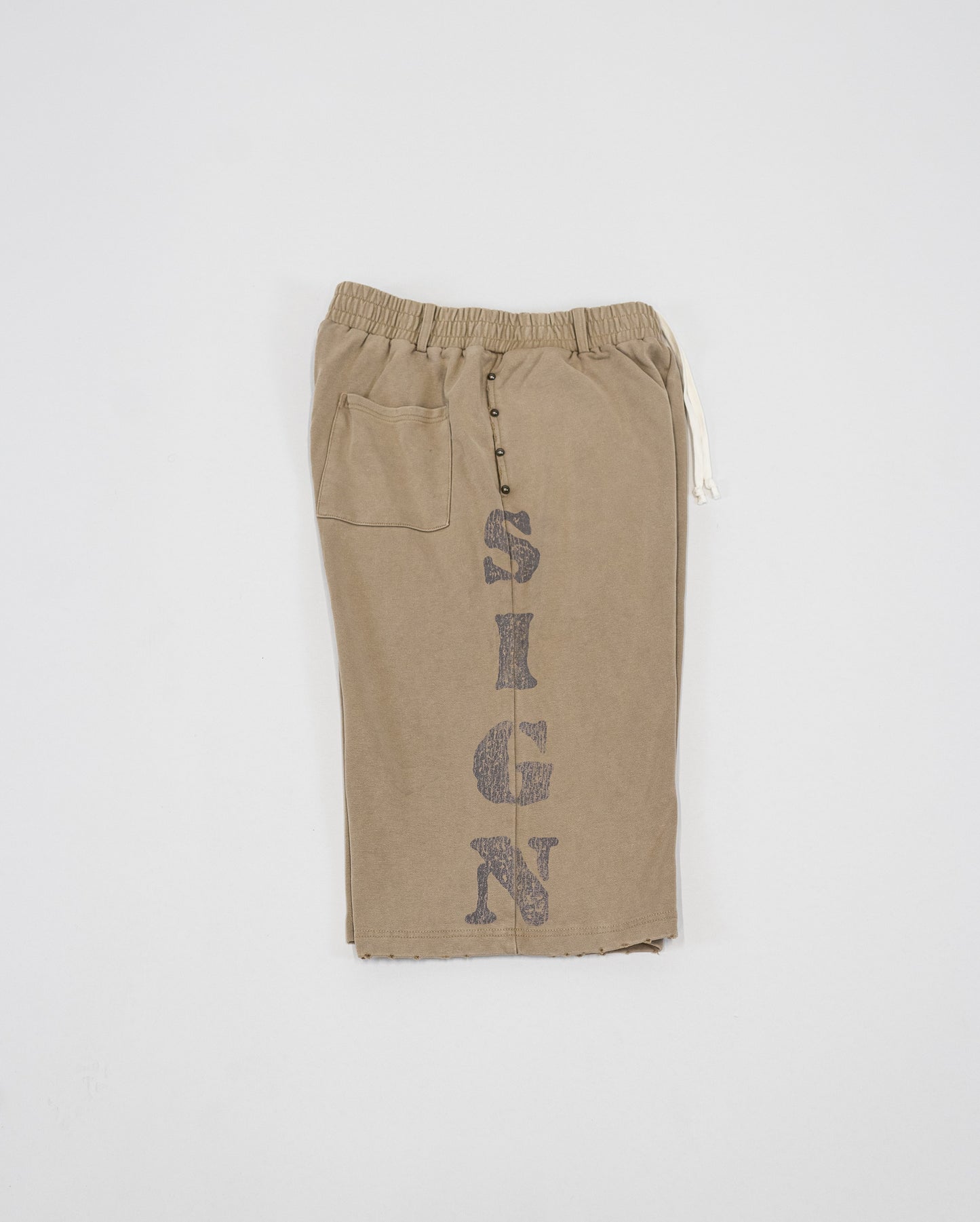 “SIGN” sweatshorts wishbone colorway